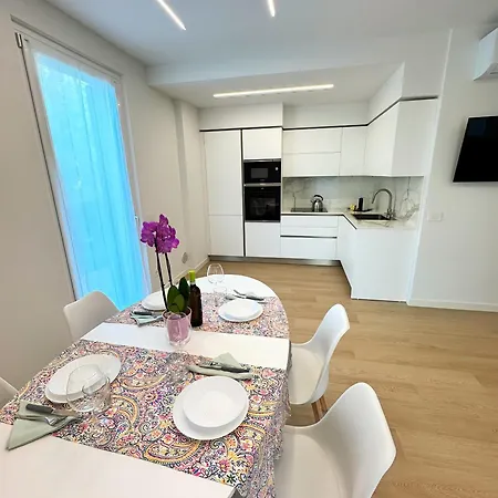 Incanto - Pools E Garden